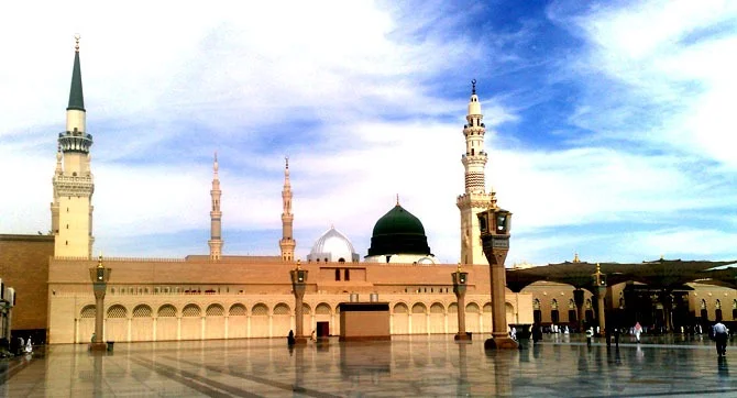 FASLON KO TAKALLUF HAI HUM SE AGAR NAAT LYRICS